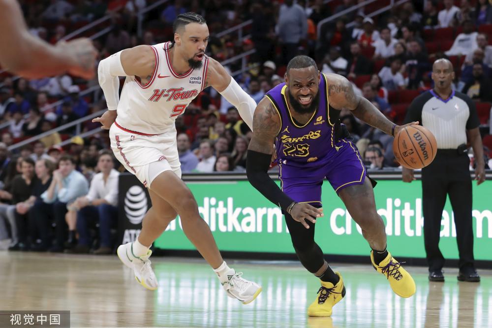 冰壶男队在 冰壶男队在